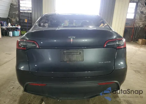 2024 Tesla Model Y из США, поврежденный, VIN 7SAYGDEE4RF154576